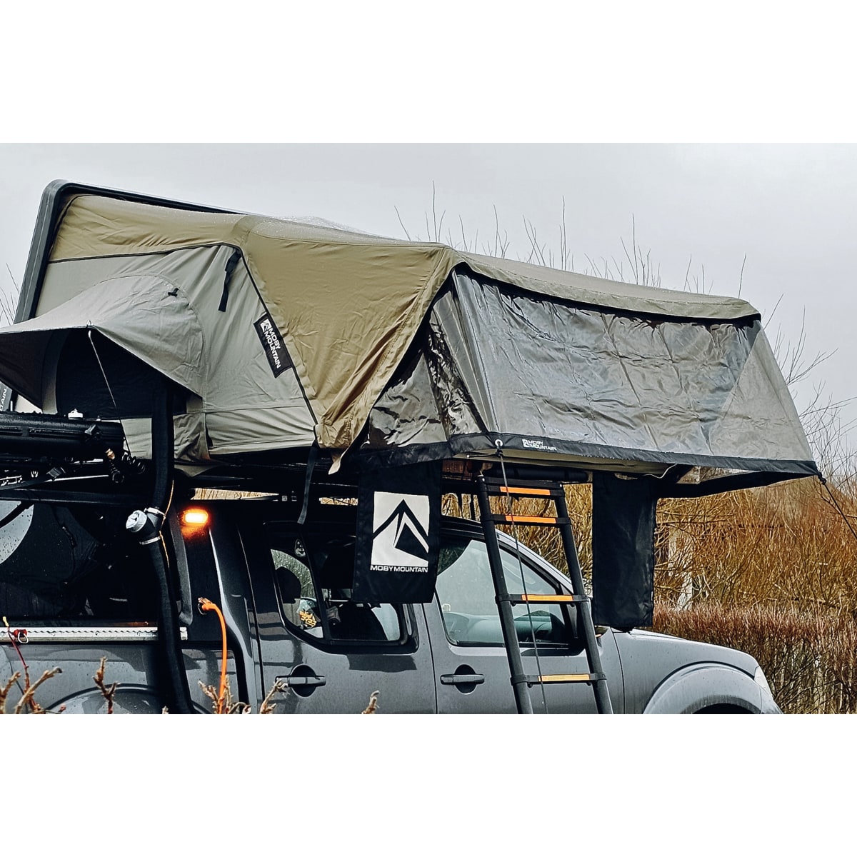 Moby Mountain Tent Shade – sadesuoja ja näkösuoja Peak-kattoteltalle - Image 2