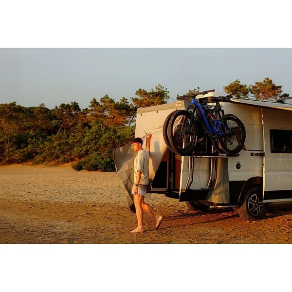 Takaluukun aurinkokatos Fiat Ducato