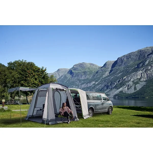 UniVan II takateltta pakettiautoon