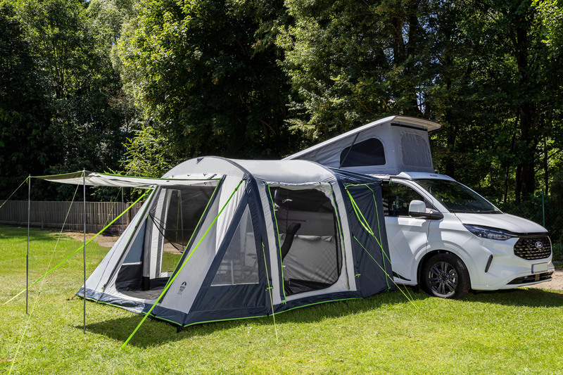 Reimo Tour Breeze Air Low - ilmatäytteinen sivuteltta 180–220 cm – Sisäänkäynti avattuna