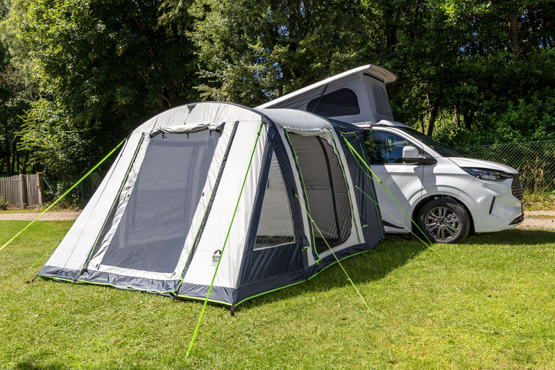 Reimo Tour Breeze Air Low - ilmatäytteinen sivuteltta 180–220 cm – Sivuteltan yhteys autoon